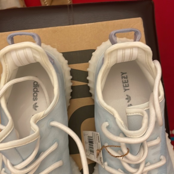 2021 Yeezy Boost 350 V2 'Mono Ice' brand new with tags and box - Picture 5 of 9